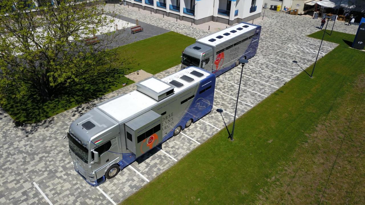 Nn Boutique Hotel Tiszaujvaros Exterior foto